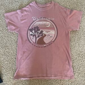 Joshua Tree California T-Shirt Pink size small from Full Tilt